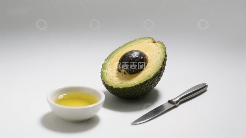 高清大图下载【趣麦麦图】切开的牛油果与橄榄油
