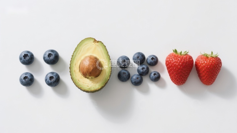 高清大图下载【趣麦麦图】新鲜水果排列：蓝莓、牛油果、草莓