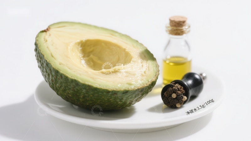 高清大图下载【趣麦麦图】牛油果切半配橄榄油与黑胡椒