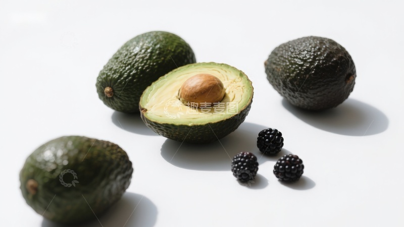 高清大图下载【趣麦麦图】新鲜牛油果与黑莓的静物组合