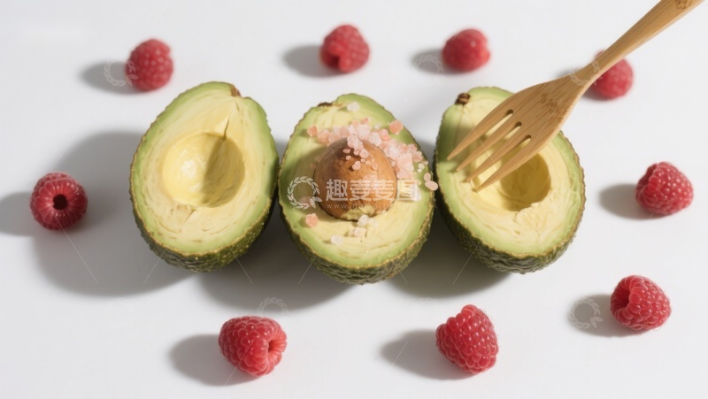 高清大图下载【趣麦麦图】切开的牛油果与覆盆子