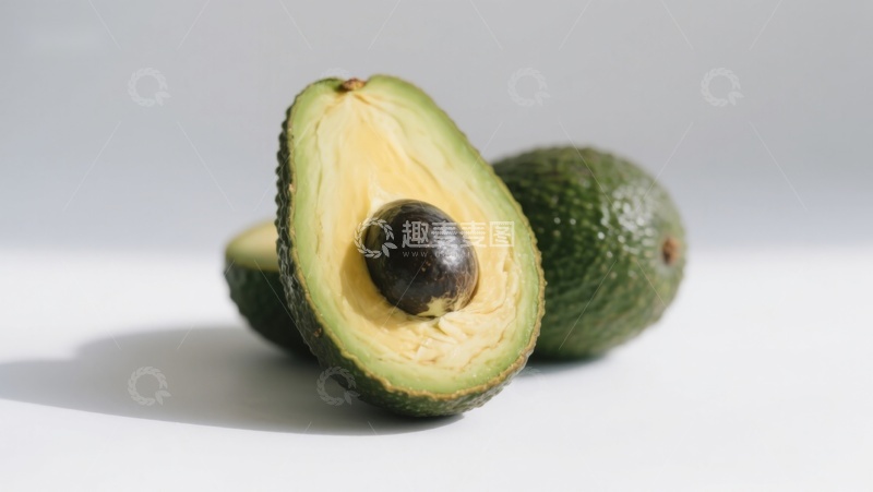 高清大图下载【趣麦麦图】新鲜切开的牛油果
