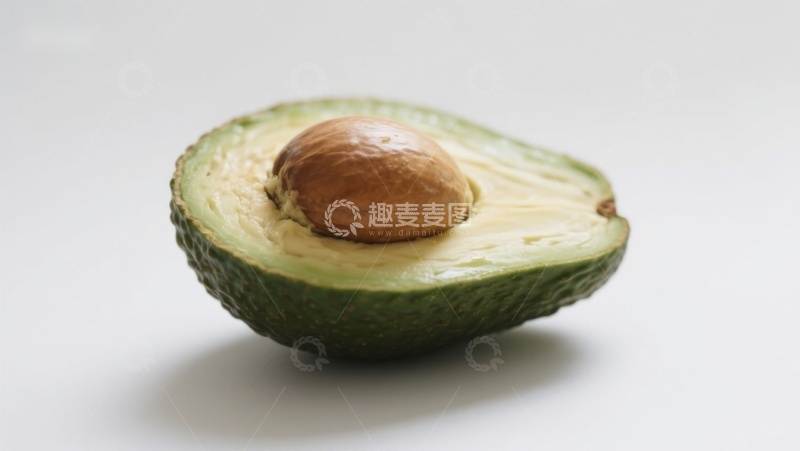 高清大图下载【趣麦麦图】切开的牛油果展示其种子