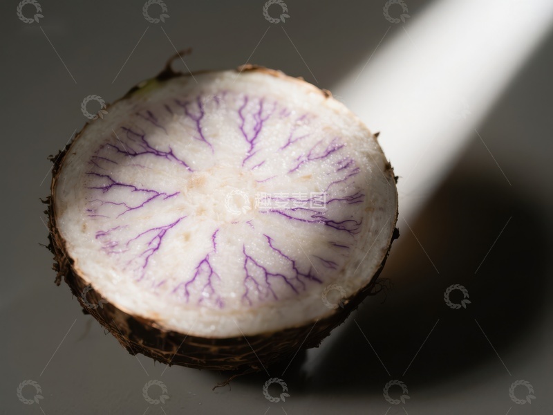 高清大图下载【趣麦麦图】切开的紫脉芋头特写