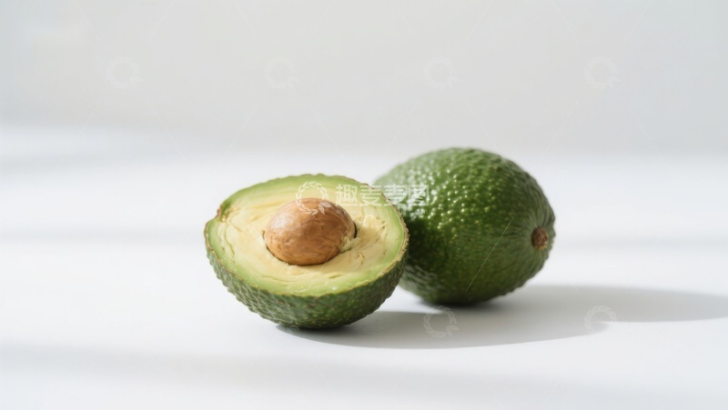 高清大图下载【趣麦麦图】新鲜牛油果切半展示