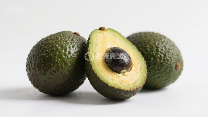 高清大图下载【趣麦麦图】新鲜牛油果切半展示