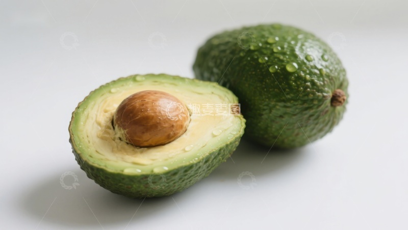 高清大图下载【趣麦麦图】新鲜牛油果切半展示