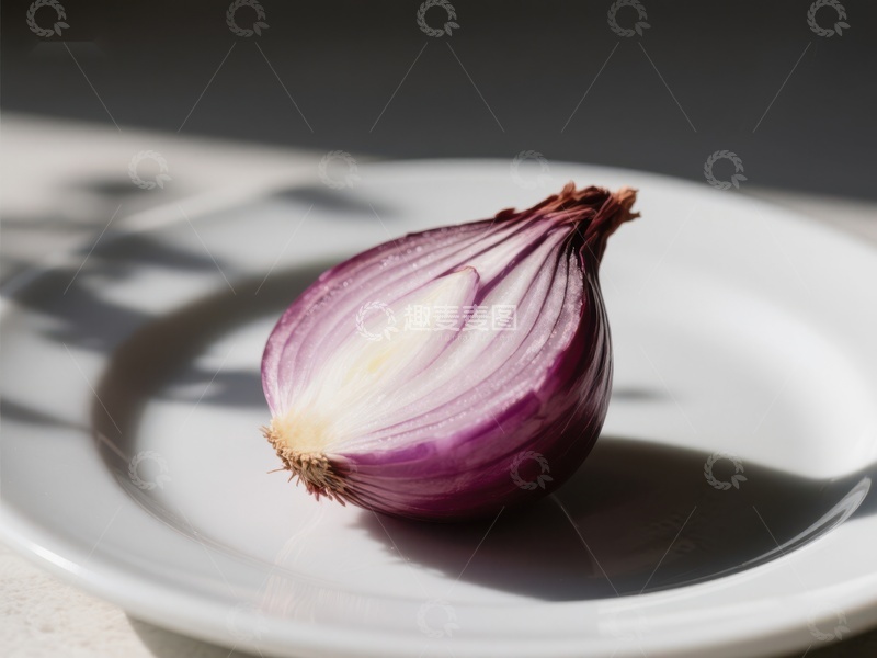 高清大图下载【趣麦麦图】-盘中的红洋葱特写