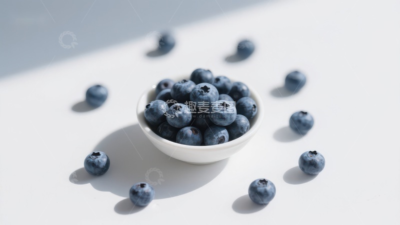 高清大图下载【趣麦麦图】-白色碗中的新鲜蓝莓