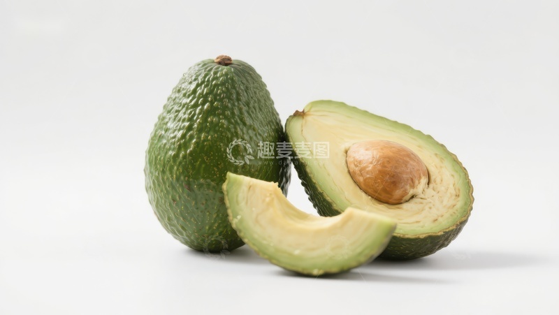 高清大图下载【趣麦麦图】新鲜牛油果，一半切开展示果肉
