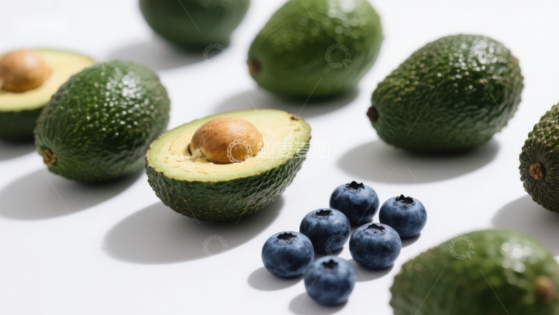 高清大图下载【趣麦麦图】新鲜牛油果与蓝莓的健康组合