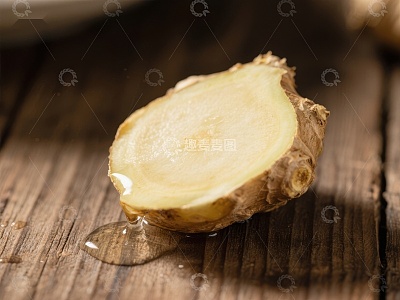 新鲜切片姜根特写