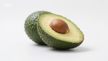 新鲜切开的牛油果