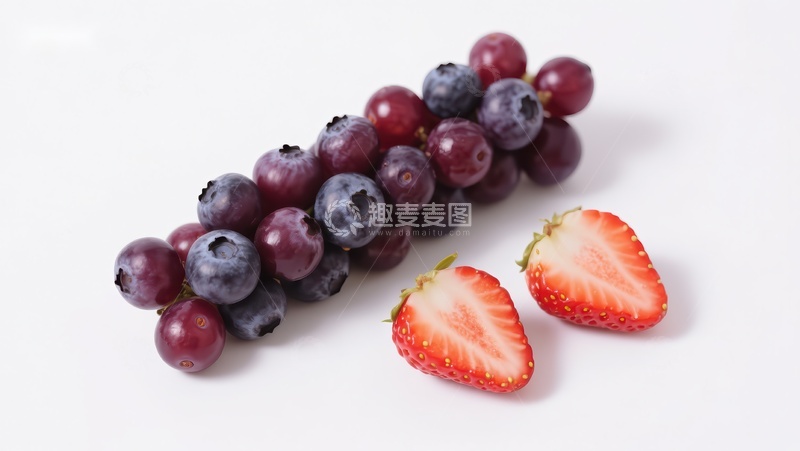 高清大图下载【趣麦麦图】新鲜蓝莓、葡萄与草莓切片