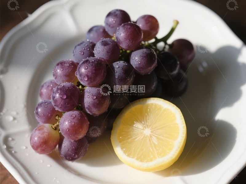 高清大图下载【趣麦麦图】新鲜葡萄与柠檬切片