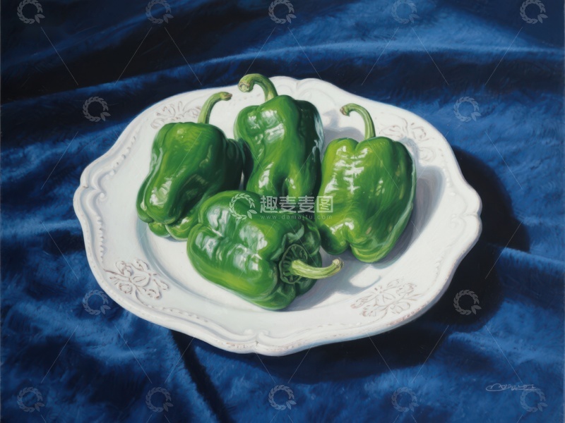 高清大图下载【趣麦麦图】盘中的青椒
