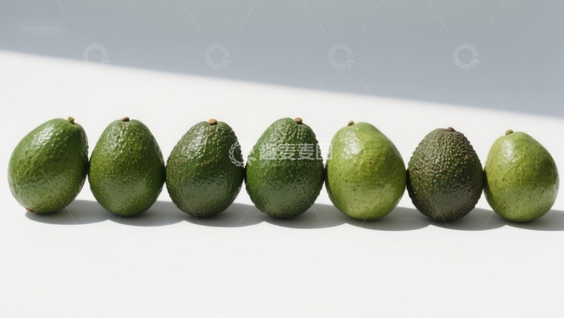 高清大图下载【趣麦麦图】一排整齐的绿色牛油果
