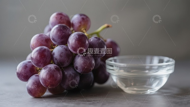葡萄与小碗静物组合