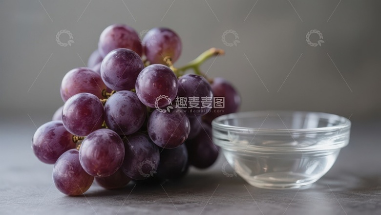葡萄与小碗静物组合
