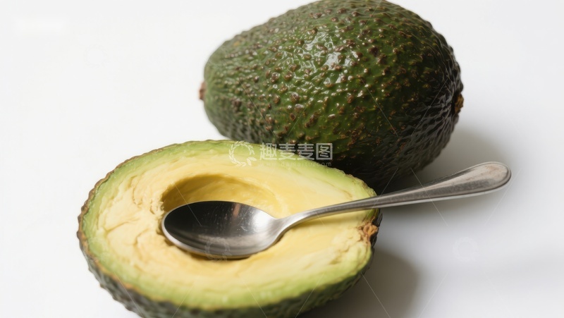 高清大图下载【趣麦麦图】切开的牛油果与勺子