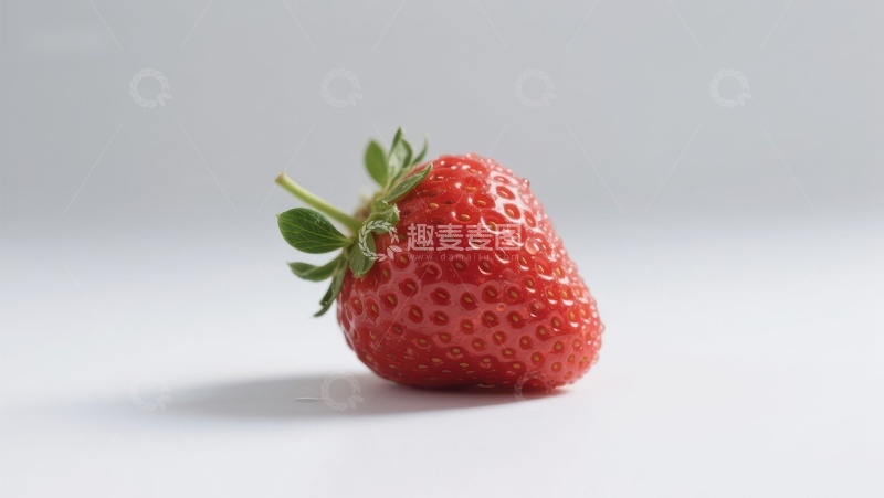 高清大图下载【趣麦麦图】新鲜草莓静置于白色背景