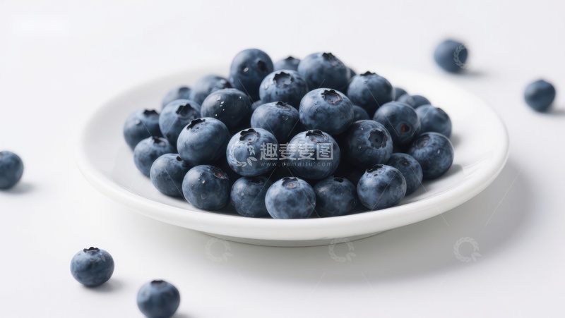 高清大图下载【趣麦麦图】新鲜蓝莓盛于白色盘中
