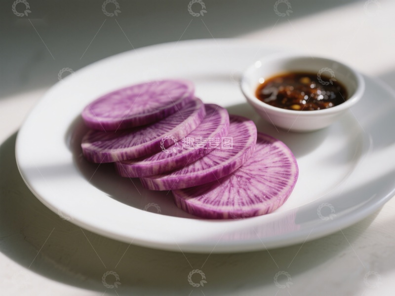 高清大图下载【趣麦麦图】紫色萝卜切片配蘸料