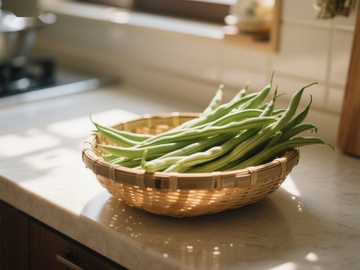 竹篮中的新鲜四季豆