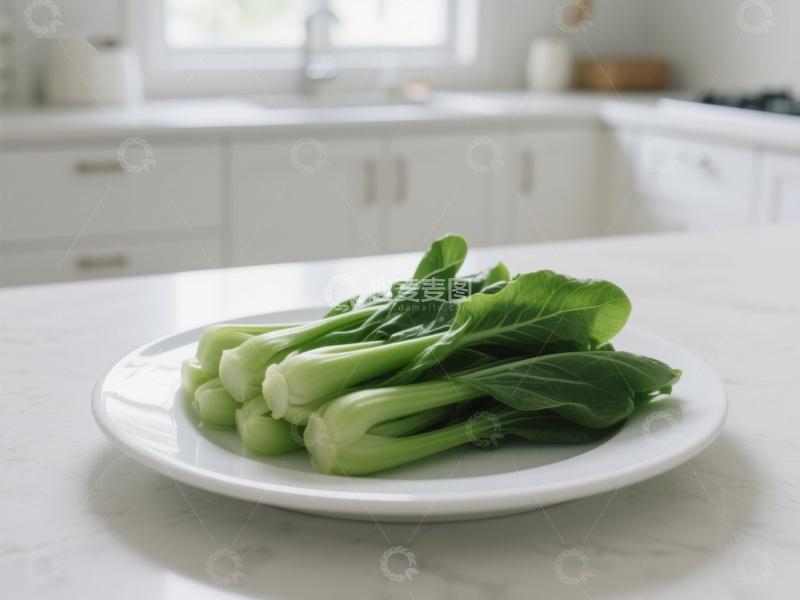 高清大图下载【趣麦麦图】新鲜青菜置于厨房白色盘中