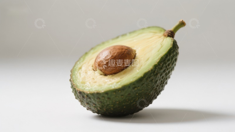 高清大图下载【趣麦麦图】切开的牛油果展示其种子