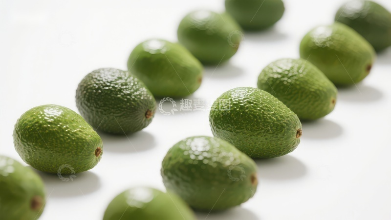 高清大图下载【趣麦麦图】新鲜青色牛油果排列展示