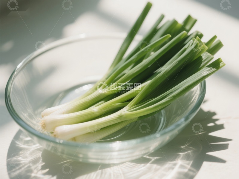 高清大图下载【趣麦麦图】玻璃碗中的新鲜葱段