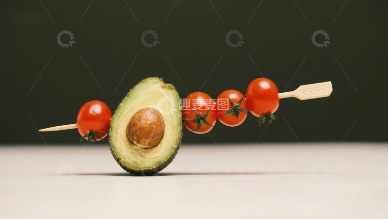 高清大图下载【趣麦麦图】串有樱桃番茄的牛油果半切展示