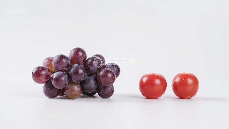 高清大图下载【趣麦麦图】葡萄与樱桃番茄的对比