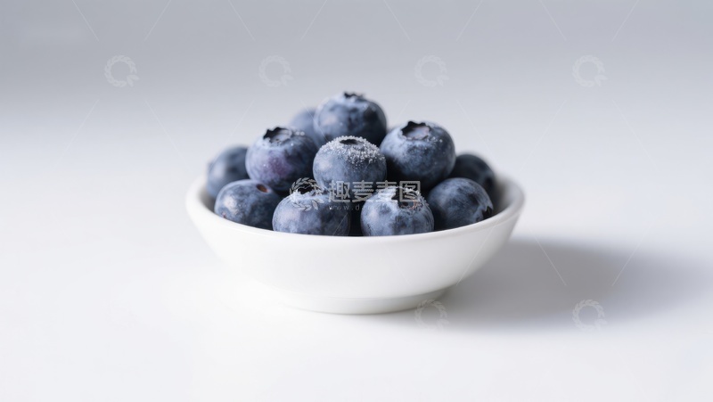 高清大图下载【趣麦麦图】白色碗中的新鲜蓝莓