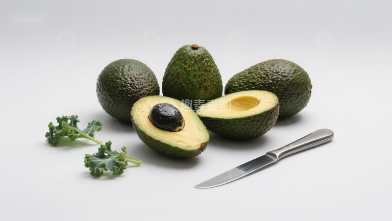 高清大图下载【趣麦麦图】新鲜牛油果与刀具的静物组合