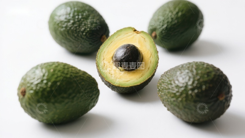高清大图下载【趣麦麦图】新鲜牛油果，一半切开展示