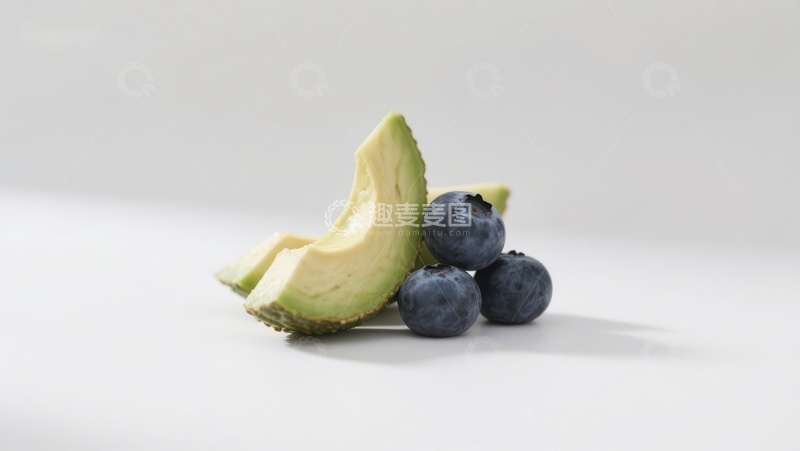 高清大图下载【趣麦麦图】新鲜牛油果与蓝莓的组合