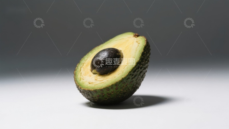 高清大图下载【趣麦麦图】切开的牛油果展示其果核