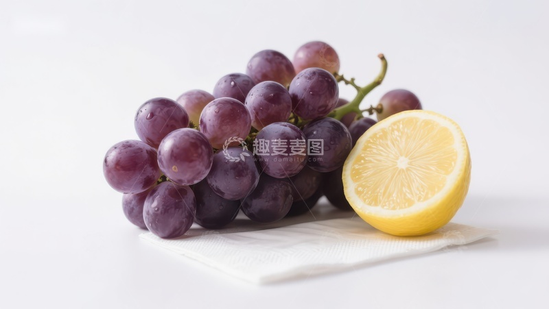高清大图下载【趣麦麦图】紫葡萄与柠檬半切的清新组合