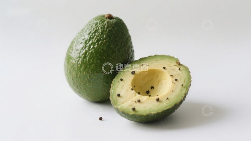 高清大图下载【趣麦麦图】新鲜牛油果，一半切开展示