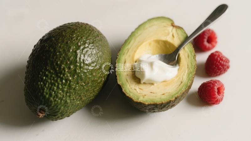 高清大图下载【趣麦麦图】牛油果配酸奶与覆盆子