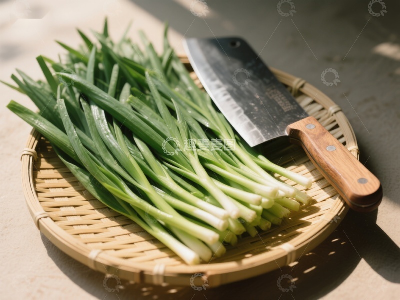 高清大图下载【趣麦麦图】新鲜葱与菜刀置于竹篮