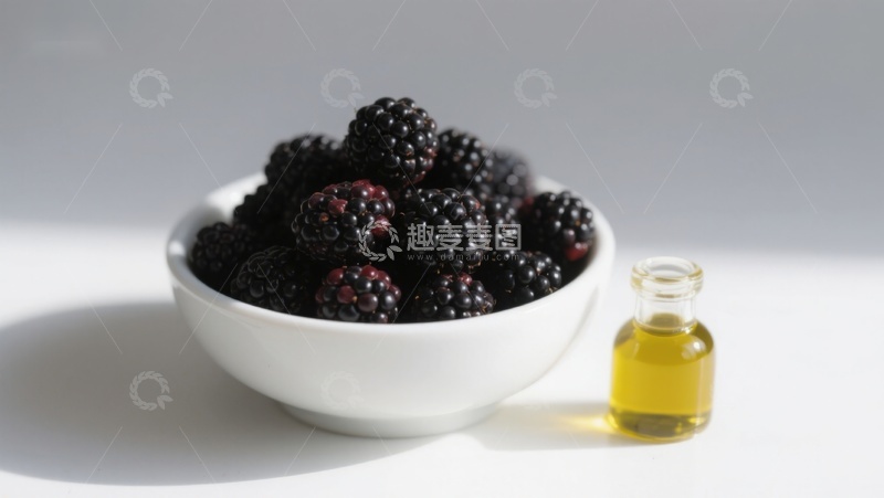 高清大图下载【趣麦麦图】黑莓与精油的静物组合
