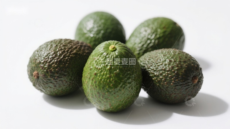 高清大图下载【趣麦麦图】五个新鲜牛油果整齐排列