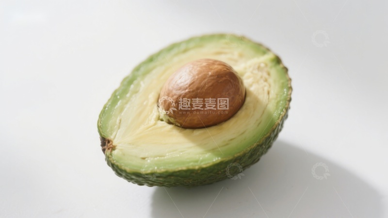 高清大图下载【趣麦麦图】新鲜切开的牛油果