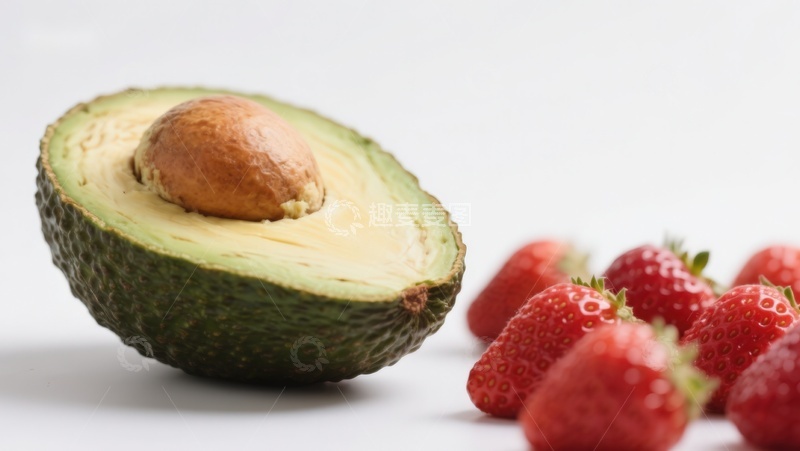 高清大图下载【趣麦麦图】新鲜牛油果与草莓特写