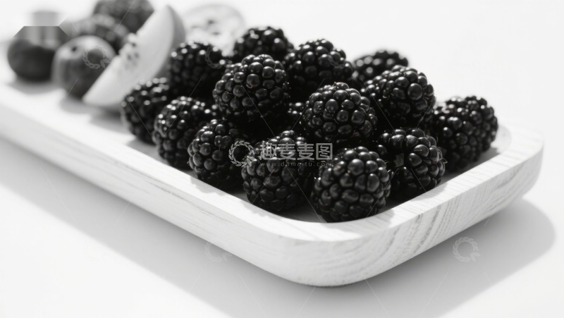 高清大图下载【趣麦麦图】黑莓与蓝莓的静物展示