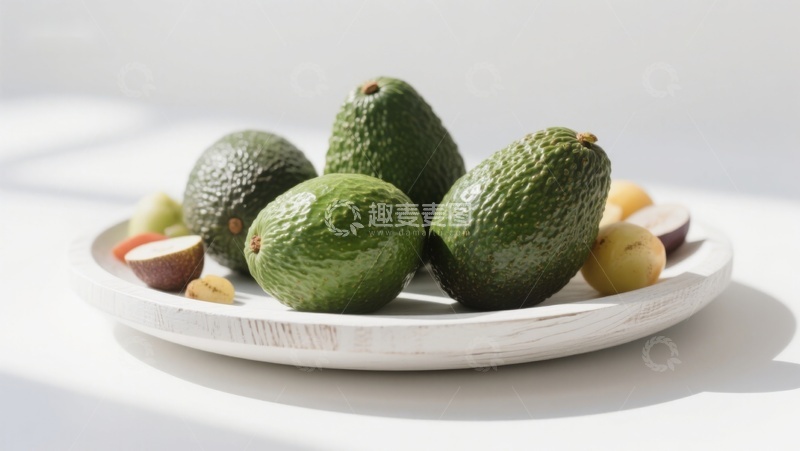 高清大图下载【趣麦麦图】盘中新鲜牛油果与坚果
