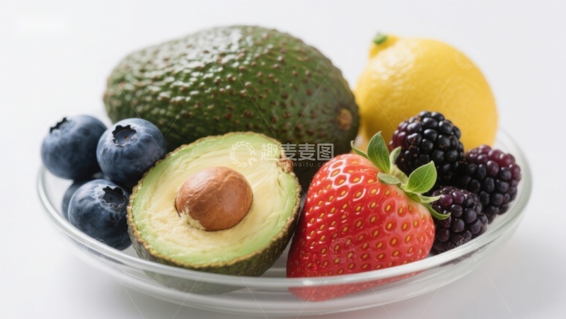 高清大图下载【趣麦麦图】新鲜水果组合：牛油果、草莓、蓝莓等